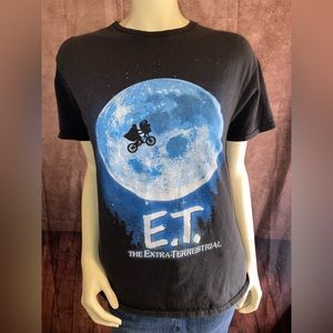 ET UNIVERSAL STUDIOS OFFICIAL GRAPHIC TSHIRT UNISEX Size Small-GUC